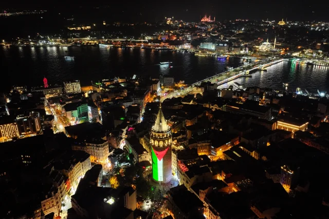 Galata Kulesi'ndeki Işık Gösterisi Dünya Basınında Ses Getirdi