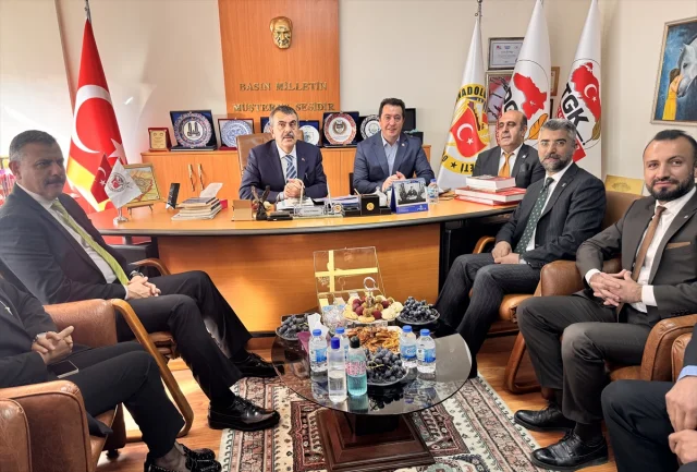 Bakan Tekin'den Erzurum'da Sürpriz Okul Ziyareti