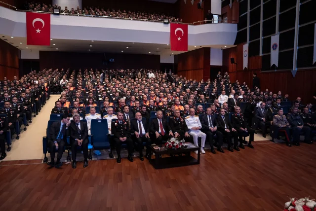 Trafikte Cep Telefonu Kullananlara Ağır Yaptırımlar Geliyor