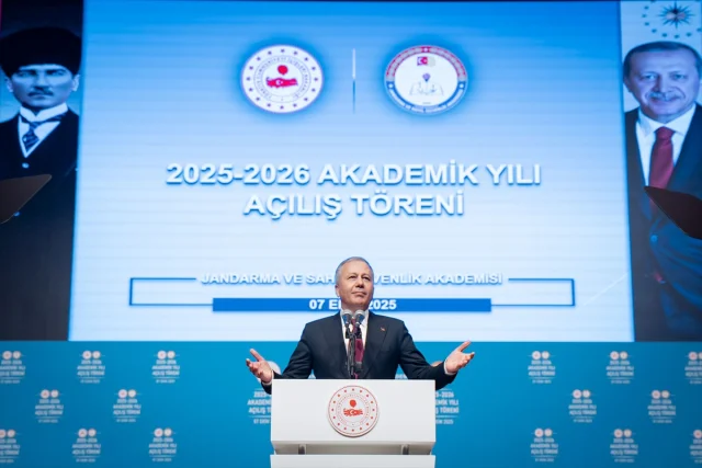 Trafikte Cep Telefonu Kullananlara Ağır Yaptırımlar Geliyor