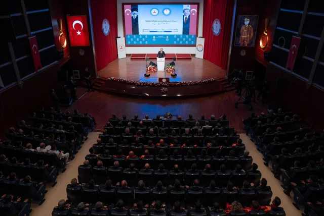 Trafikte Cep Telefonu Kullananlara Ağır Yaptırımlar Geliyor