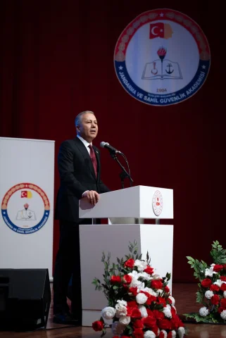 Trafikte Cep Telefonu Kullananlara Ağır Yaptırımlar Geliyor