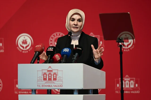 Bakan Göktaş İstanbul'da Muhtarlarla Aile Yılı Planlarını Paylaştı