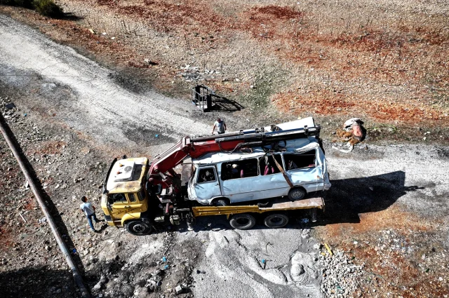 Mersin'de İşçileri Taşıyan Minibüs Kazası Yürekleri Dağladı