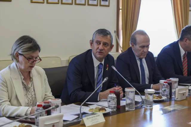 CHP Lideri Özel, Finlandiya'nın Dış Politikadaki Rotasını Tartıştı