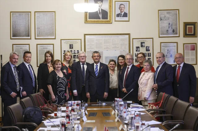 CHP Lideri Özel, Finlandiya'nın Dış Politikadaki Rotasını Tartıştı