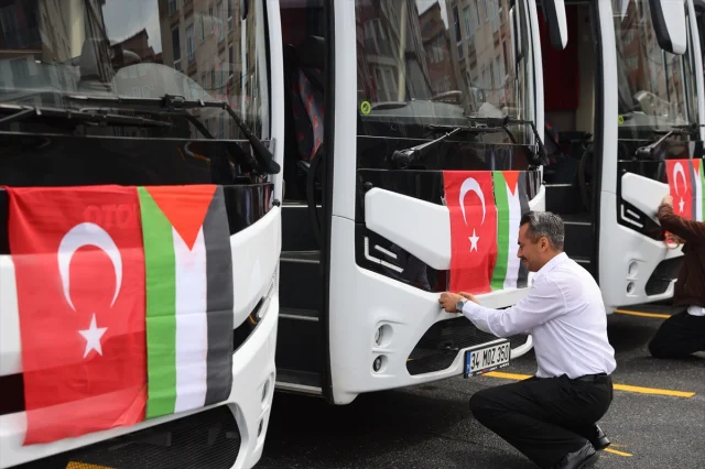 Çekmeköy'den Gazze'ye: Filistin Bayraklarıyla Anlamlı Destek