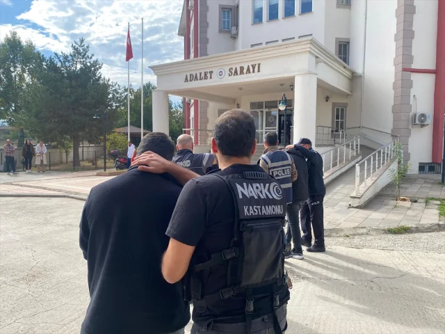 Kastamonu'da Uyuşturucu Operasyonu Çetelesi