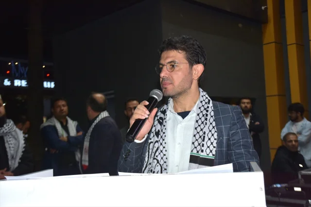Van'da binlerce kişi Filistin için ayakta