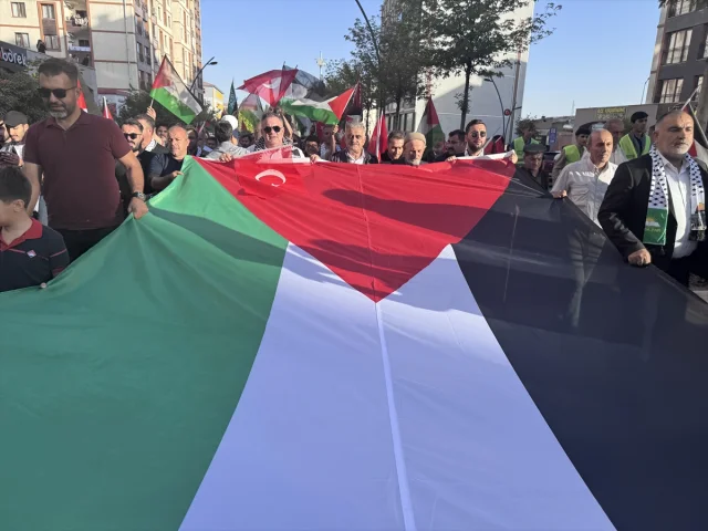 Şırnak'ta İsrail'e Karşı Duygu Yüklü Protesto