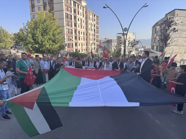 Şırnak'ta İsrail'e Karşı Duygu Yüklü Protesto