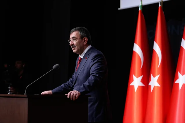 Dijitalleşmenin Hukuka Etkisi Burhanettin Duran'ın Sözleriyle Gündemde