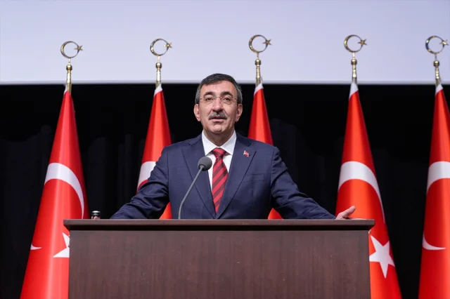 Dijitalleşmenin Hukuka Etkisi Burhanettin Duran'ın Sözleriyle Gündemde