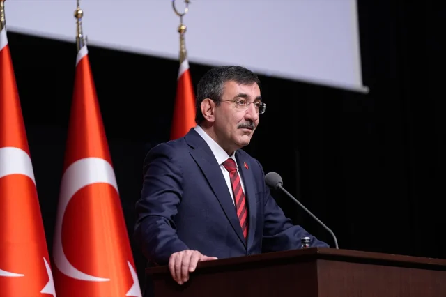 Dijitalleşmenin Hukuka Etkisi Burhanettin Duran'ın Sözleriyle Gündemde