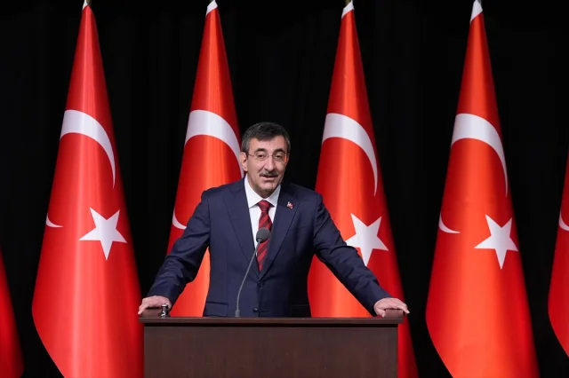 Dijitalleşmenin Hukuka Etkisi Burhanettin Duran'ın Sözleriyle Gündemde
