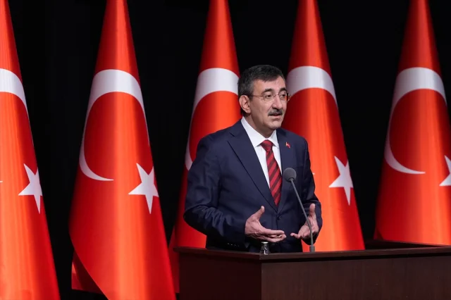 Dijitalleşmenin Hukuka Etkisi Burhanettin Duran'ın Sözleriyle Gündemde