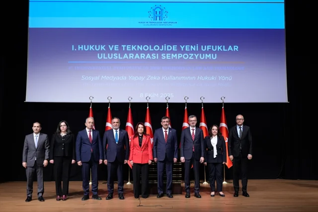 Dijitalleşmenin Hukuka Etkisi Burhanettin Duran'ın Sözleriyle Gündemde