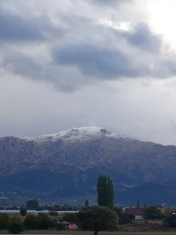 Muğla'da Kar Sürprizi: Mevsimin İlk Beyaz Örtüsü