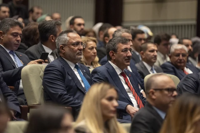 Dijitalleşmenin Hukuka Etkisi Burhanettin Duran'ın Sözleriyle Gündemde