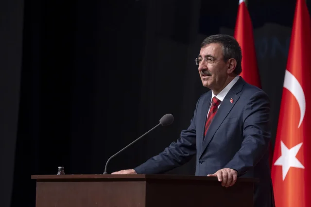 Dijitalleşmenin Hukuka Etkisi Burhanettin Duran'ın Sözleriyle Gündemde