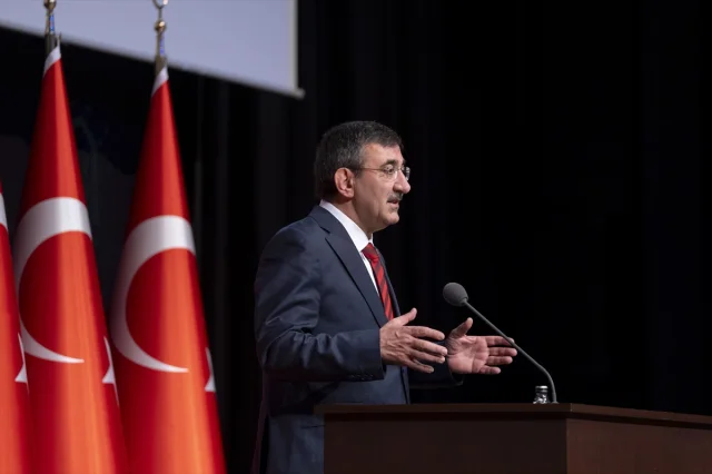 Dijitalleşmenin Hukuka Etkisi Burhanettin Duran'ın Sözleriyle Gündemde