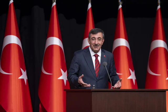 Dijitalleşmenin Hukuka Etkisi Burhanettin Duran'ın Sözleriyle Gündemde
