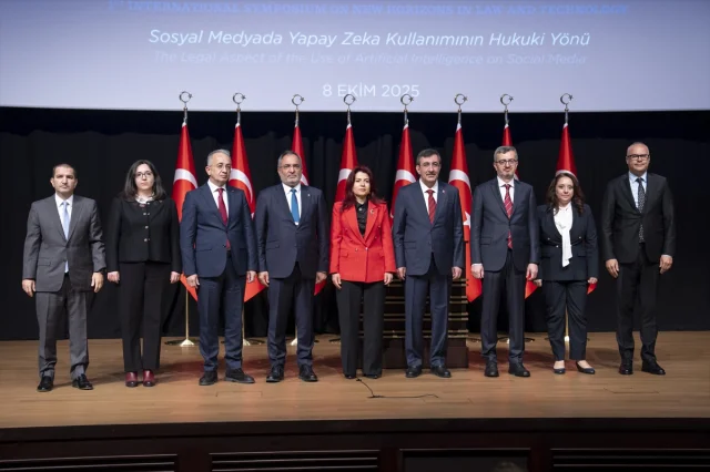 Dijitalleşmenin Hukuka Etkisi Burhanettin Duran'ın Sözleriyle Gündemde