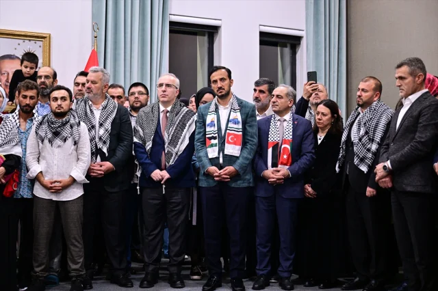 Sumud Filosu Aktivistleri İstanbul'da: Türk Uçağında Heyecanlı Bekleyiş