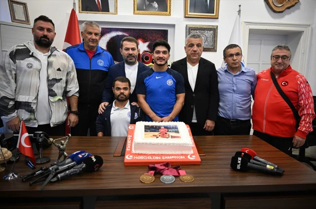 Halterde Muhammed Furkan'dan Rekorlarla Şampiyonluk