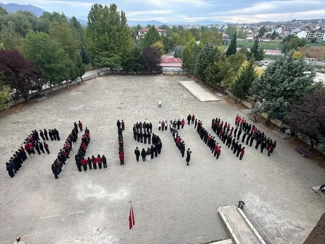 Öğrenciler Filistin İçin Bir Araya Geldi: Anlamlı Koreografi...