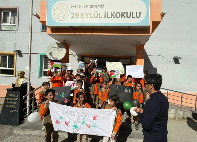 Kars'taki Gençler Filistin İçin Bir Araya Geldi