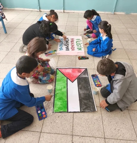 Kars'taki Gençler Filistin İçin Bir Araya Geldi