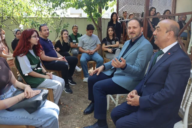 Mehmet Dinç Erzincan'da Üniversite Öğrencileriyle Kumar Tehdidini Tartıştı