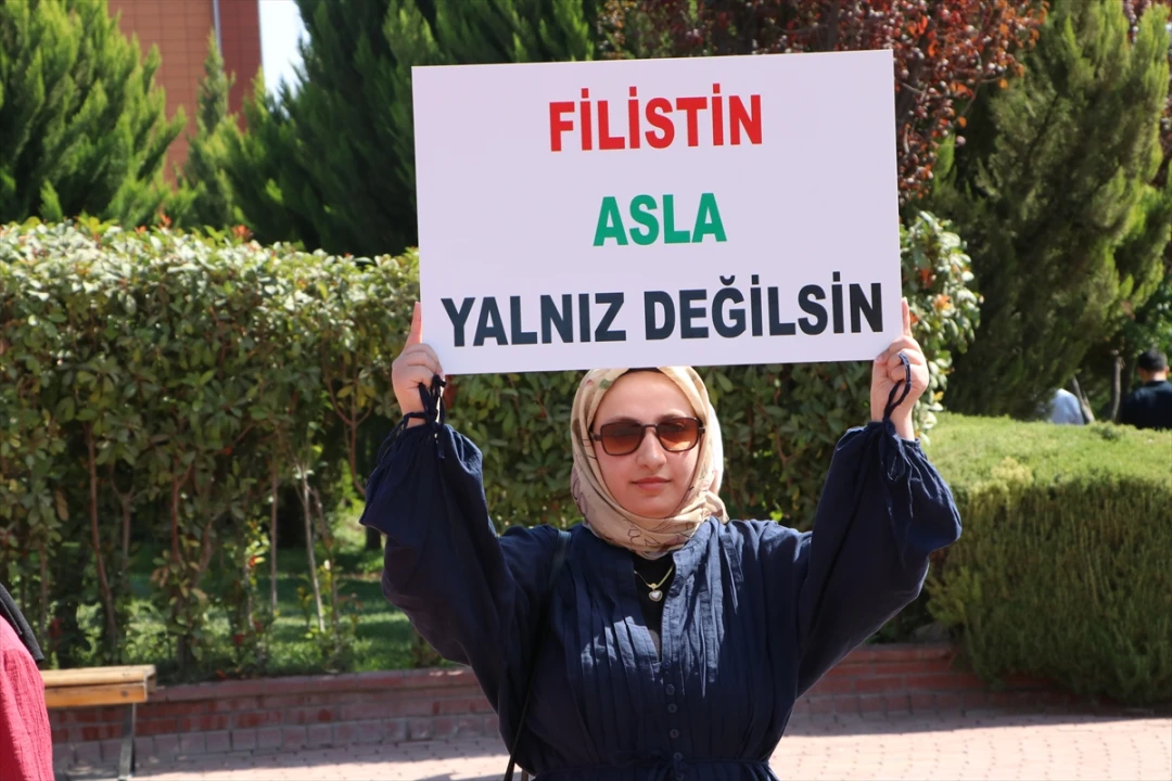 Şanlıurfa'da Sanatla Direniş: İsrail'in Gazze Saldırılarına Tepki Yağdı