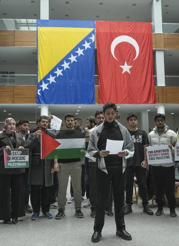 Bosna Hersek'teki öğrencilerden Gazze için ses getiren destek