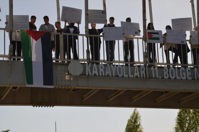 Muş'ta Öğrenciler Filistin İçin Ayakta: İzlenimler ve Detaylar