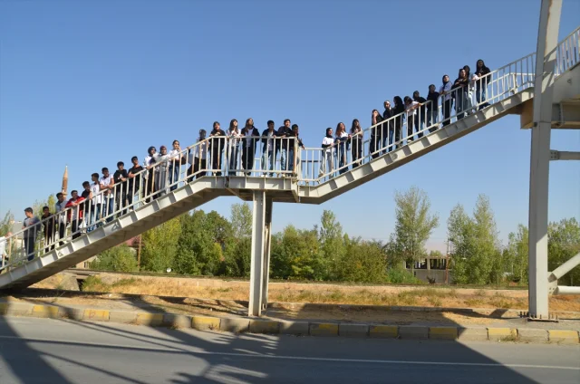 Muş'ta Öğrenciler Filistin İçin Ayakta: İzlenimler ve Detaylar