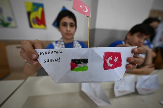 Düzce'de kağıttan gemilerle Filistin'e güçlü destek duyurusu