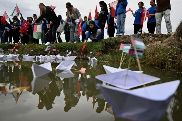 Düzce'de kağıttan gemilerle Filistin'e güçlü destek duyurusu