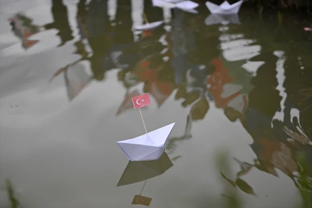 Düzce'de kağıttan gemilerle Filistin'e güçlü destek duyurusu