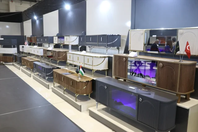 Kayseri'de Mobilya Dünyası Bir Araya Geldi: ANAMOB Fuarı'ndan Notlar