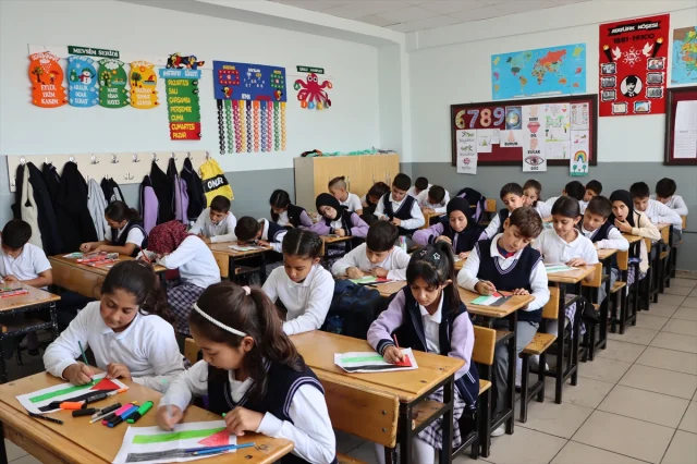 Vanlı Öğrencilerden Filistin İçin Anlamlı Koreografi