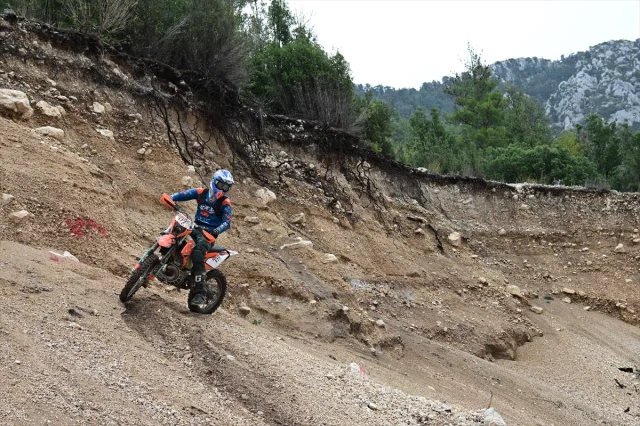 Antalya'da Nefes Kesen Sea To Sky Enduro Motosiklet Yarışı Başlıyor