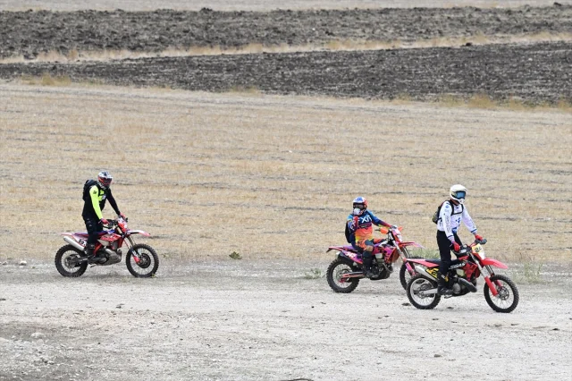Antalya'da Nefes Kesen Sea To Sky Enduro Motosiklet Yarışı Başlıyor