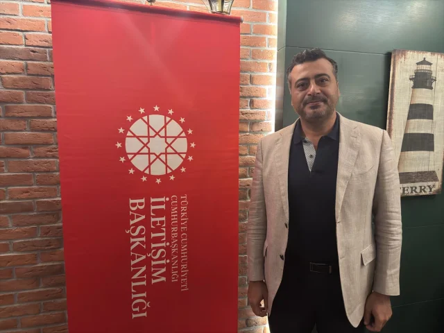 İzmir'de genç iletişimcilere medya dünyasının kapıları açılıyor