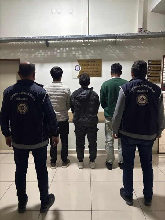 Amasya'da Kontrol Noktasındaki Şok: Minibüste Gizlenen Düzensiz Göçmenler