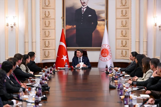 Adalet Bakanı ile Gençlerden Vizyoner Buluşma
