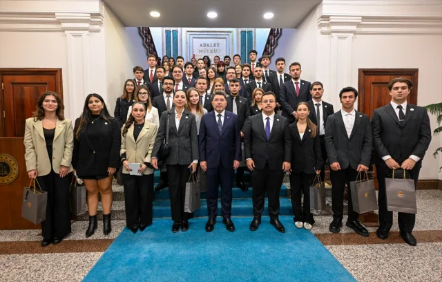 Adalet Bakanı ile Gençlerden Vizyoner Buluşma