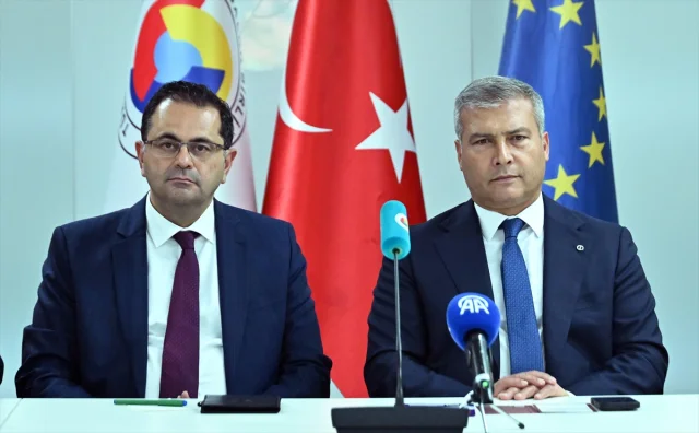 Brüksel'de Anadolu Üniversitesi'nden Türk Dili Tanıtımı