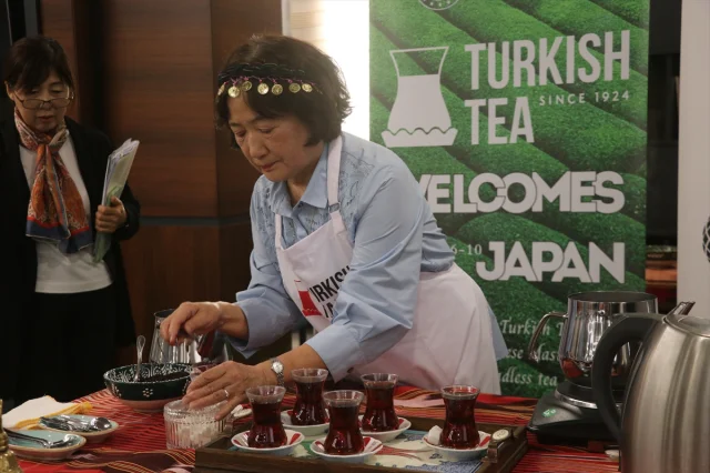 Rize'de Çay Demleme Yarışmasında Nefes Kesen Anlar